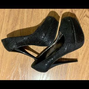 Steve Madden Sequin heel size 6